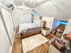 Bedroom- click for photo gallery